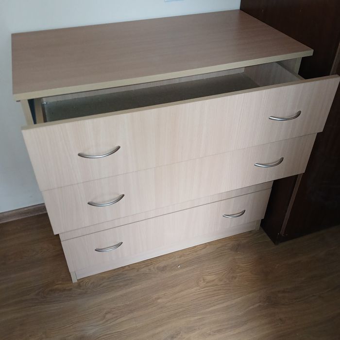 2 легла с матрак.ракла,скрин и гардероб.