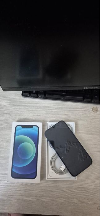 Продам айфон 12 256гб