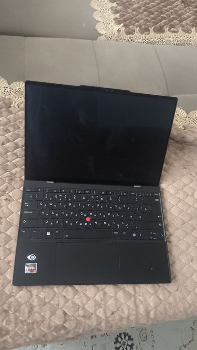 Ноутбук Lenovo z13