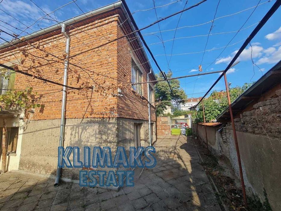 Продава се Къща в Сливен, Руски - 150 кв.м за 1667 €/кв.м - Снимка #1