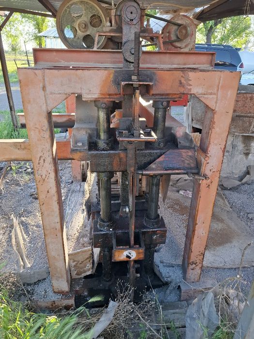 Станок сплитерных блоков, кирпичей Б/у