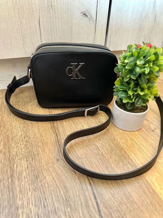 Calvin Klein дамска чанта