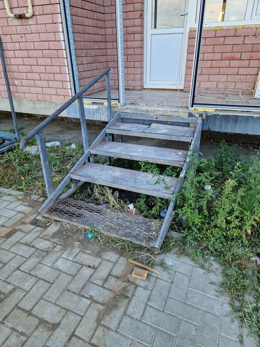 Продается двери металлические и т.д