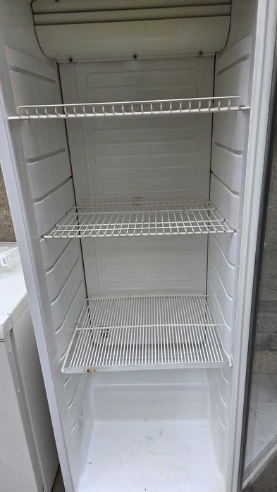 Хладилна витрина