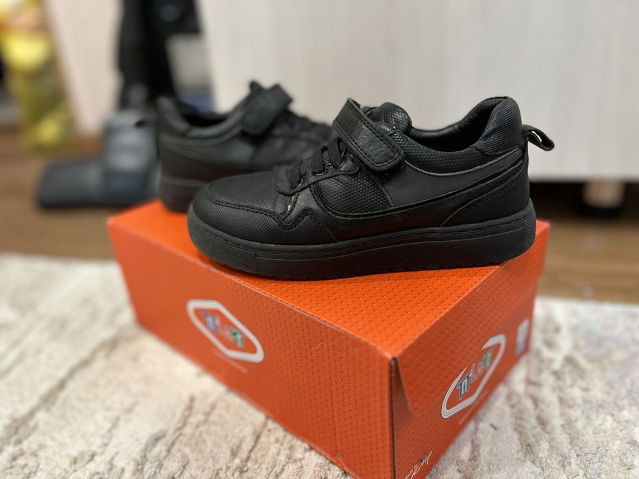 Школьная обувь