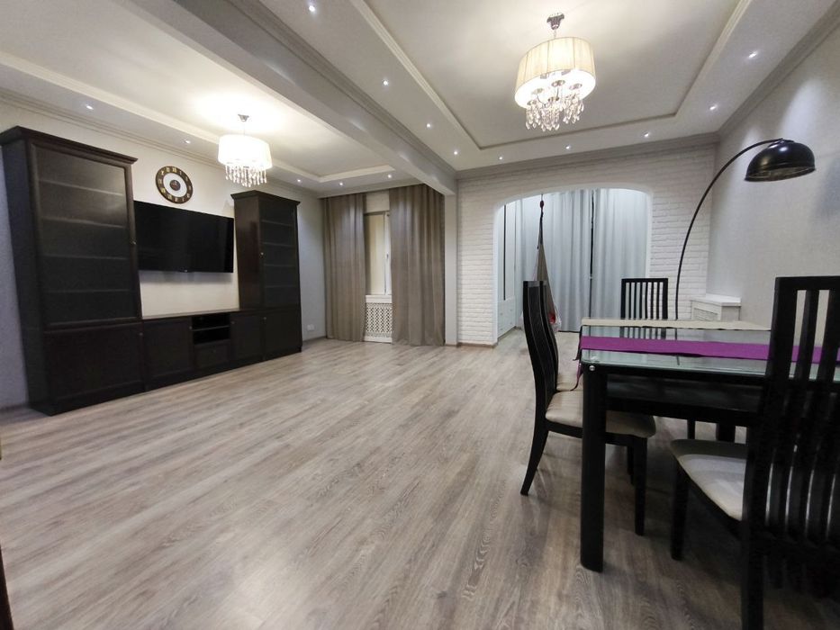 Продаётся квартира в Мирзо Улугбек Корасув-1