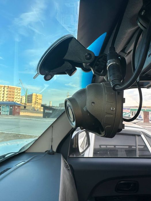 Avtomashinani online kuzatish uchun kameralar va GPS bor. Arzon narxda