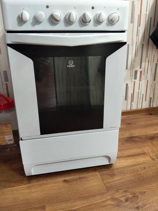 Продам электрическую плиту