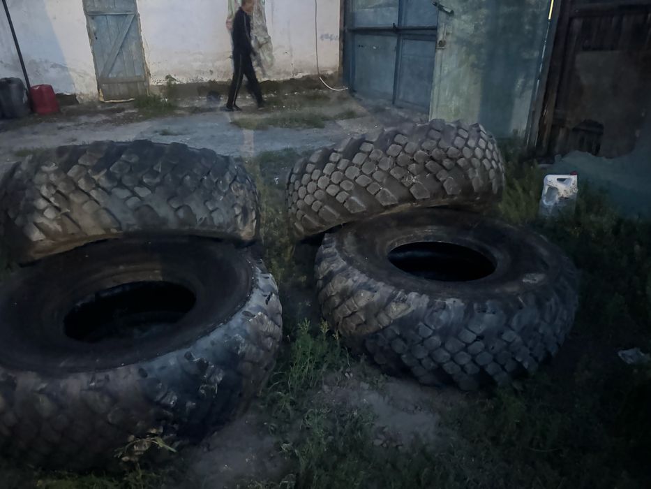 Шины 425/85R21 Состояния хороши 4 шт