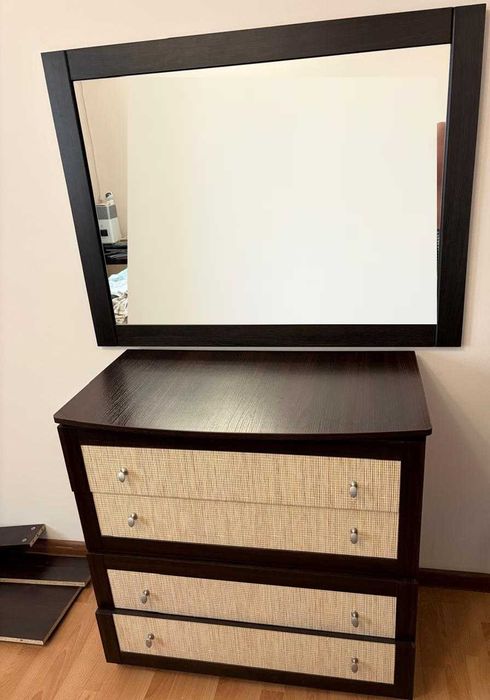 Шкаф в спальню + комод + зеркало