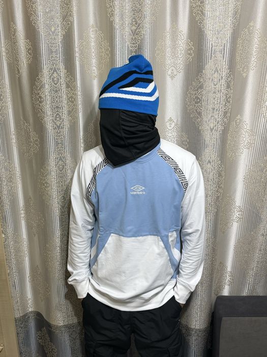 Свитшот UMBRO в наличий