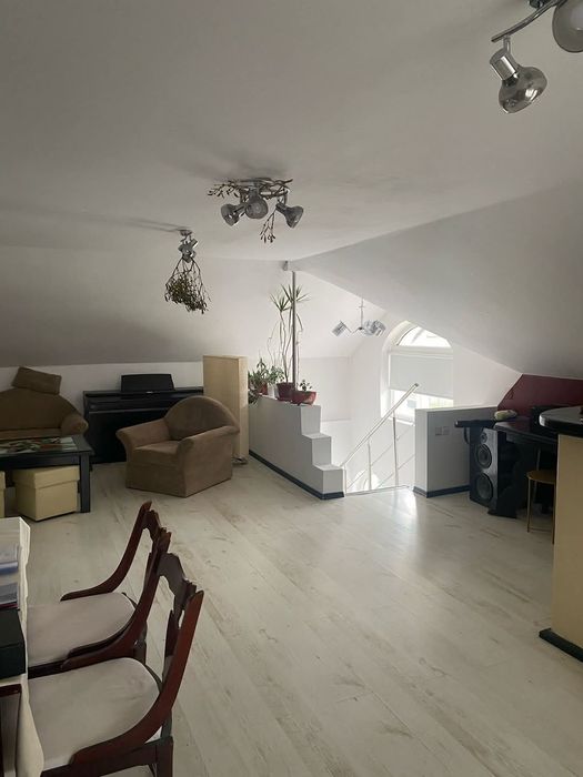 Vand casa Pausesti Maglasi central