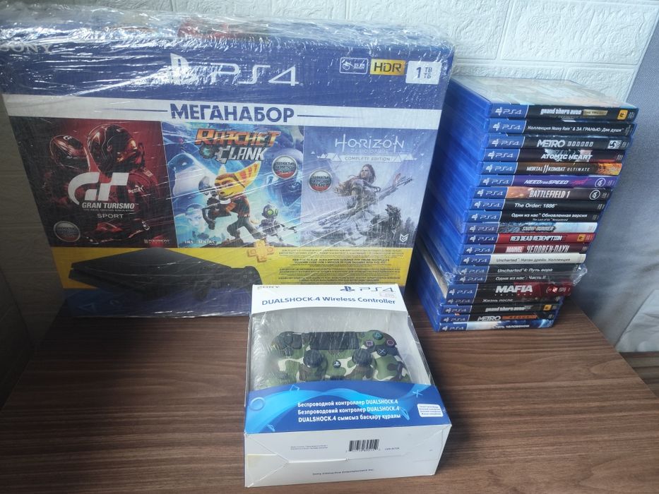 Продам  новую PS4