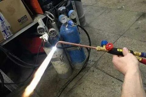 Santexnik otopleny Gaz svarshik