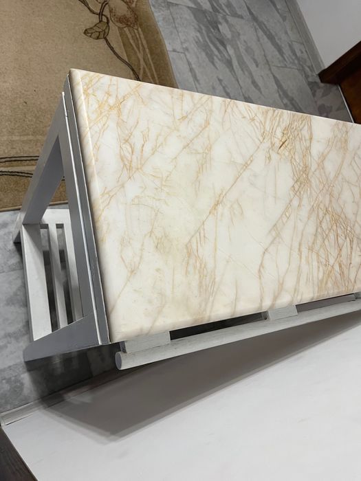 Бар маса с мраморен плот