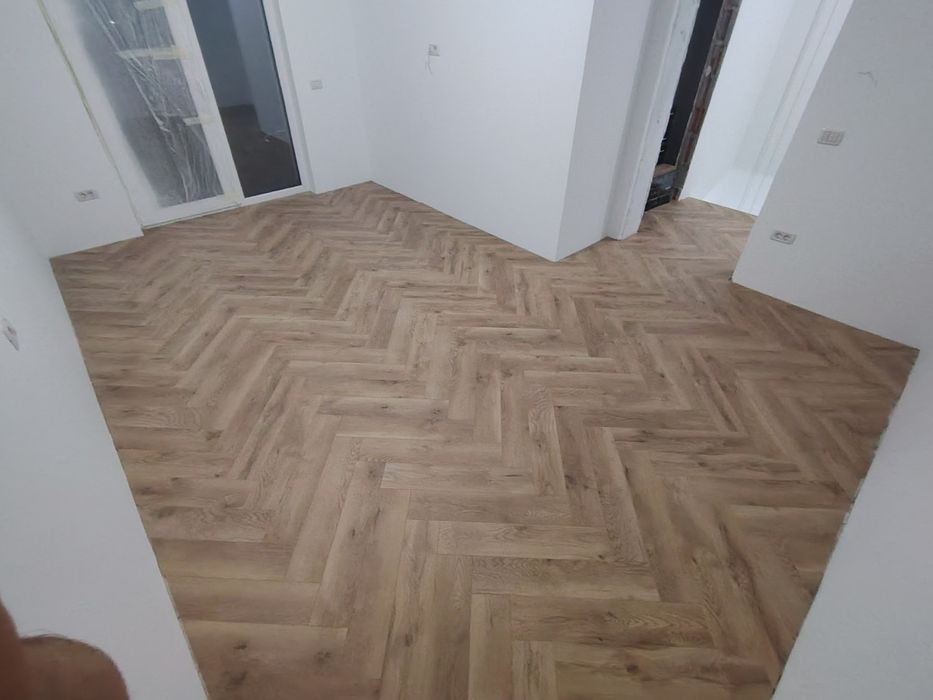 Montaj Uși Interior și Exterior | Montaj Parchet SPC și Laminat | Plinte MDF/PVC | Asamblare Mobilă