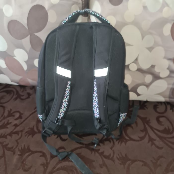 Vând ghiozdane fete