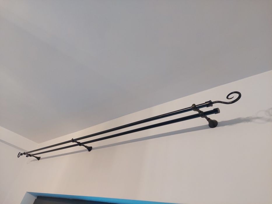 2 seturi de galerii din metal complete 2,70 și 2, 40 lungime