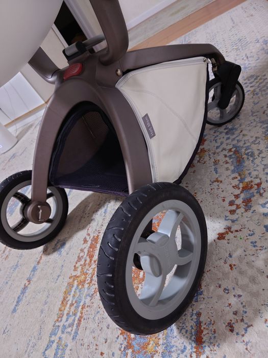 Стильная коляска hot mom 2 в 1