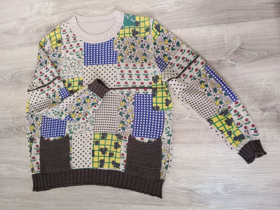 Әр түрлі әйелдер киімі