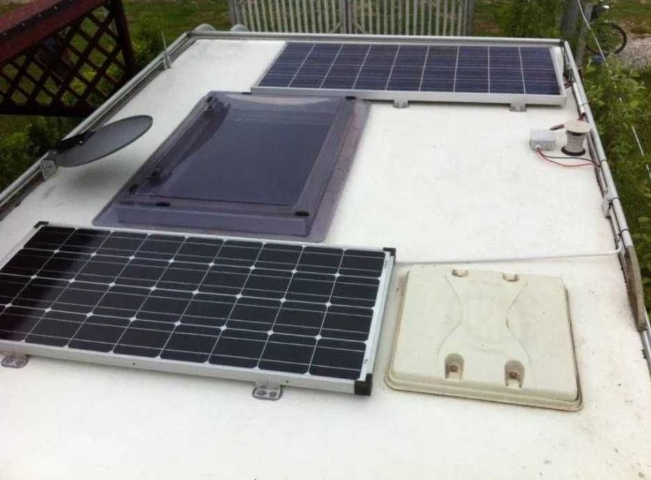 Kit panou solar 200W incarcare baterii si sisteme la 12V