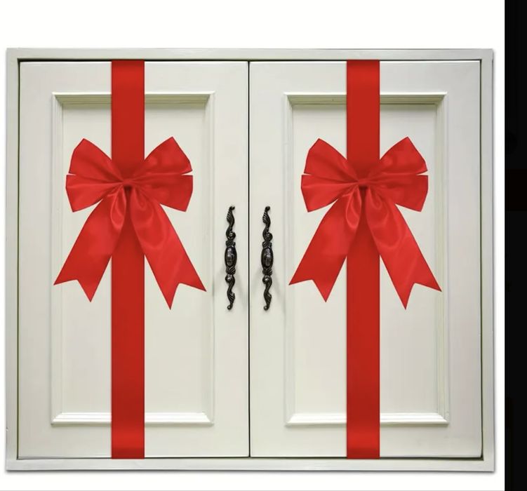 Банты на двери, мебель