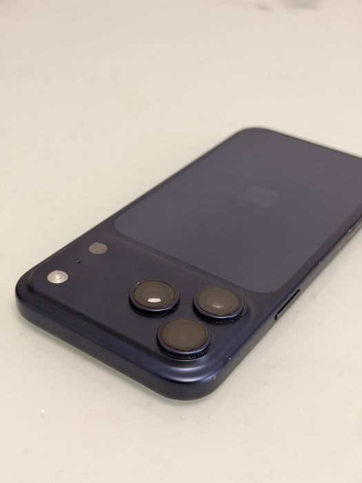 Iphone / 17 Pro Max / 256 Gb / Deep Blue / Garantie