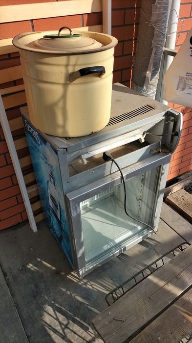 Холодильник витринный небольшой