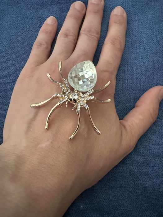 Продам брошь  , паук!