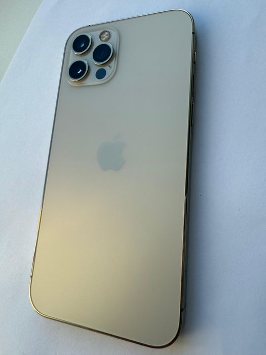 Телефон iPhone 12 PRO