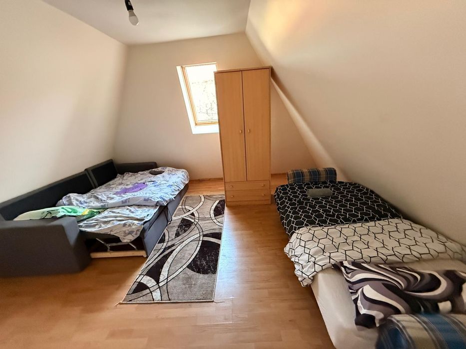 Închiriez pentru muncitori imobil etaj zona Bolyai siP+M in Sg de Mures 3 camere bucătărie baie la  3 km de spital