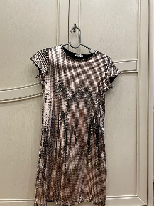 Продам блестящее детское нарядное платье