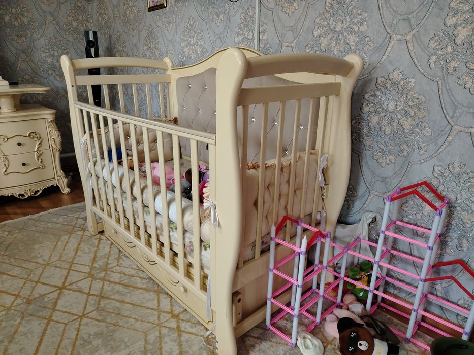 Детская кроватка