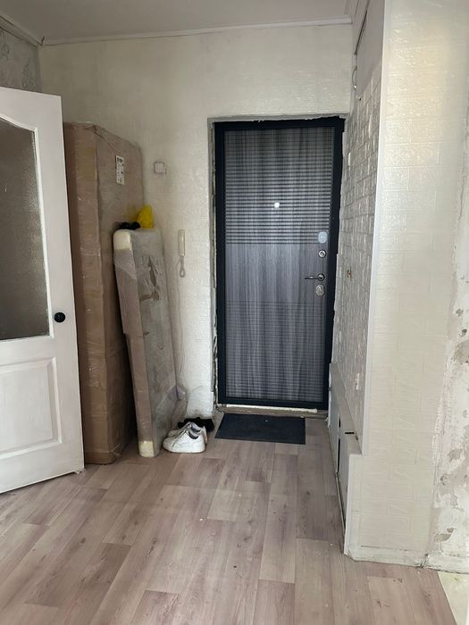 Продам 2 ком, район Дом Быта