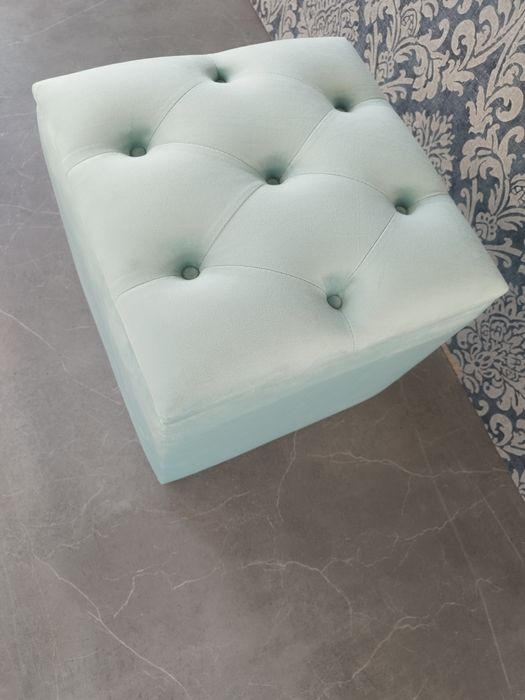 Vând taburet catifea, cu spatiu pentru depozitare culoare turcoaz