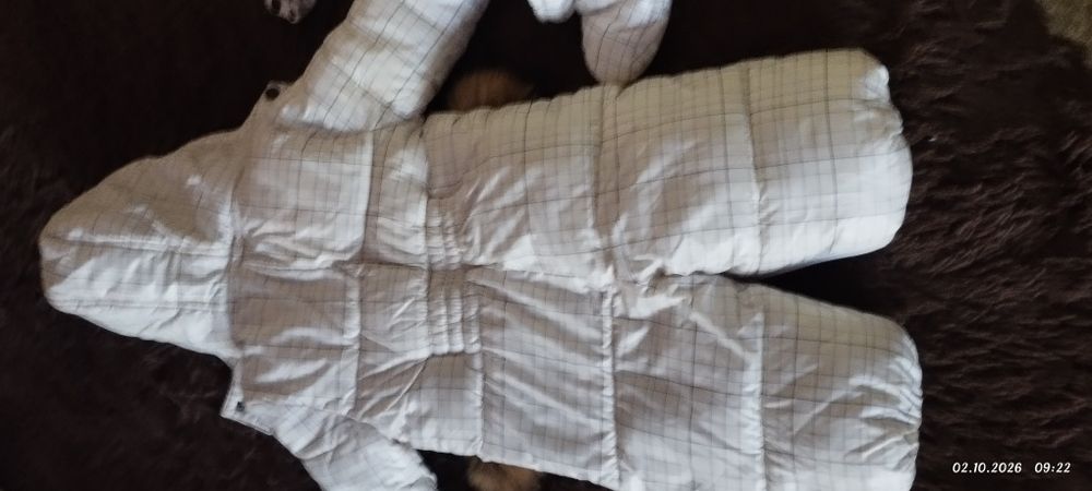 Продам комбинезоны для девочки