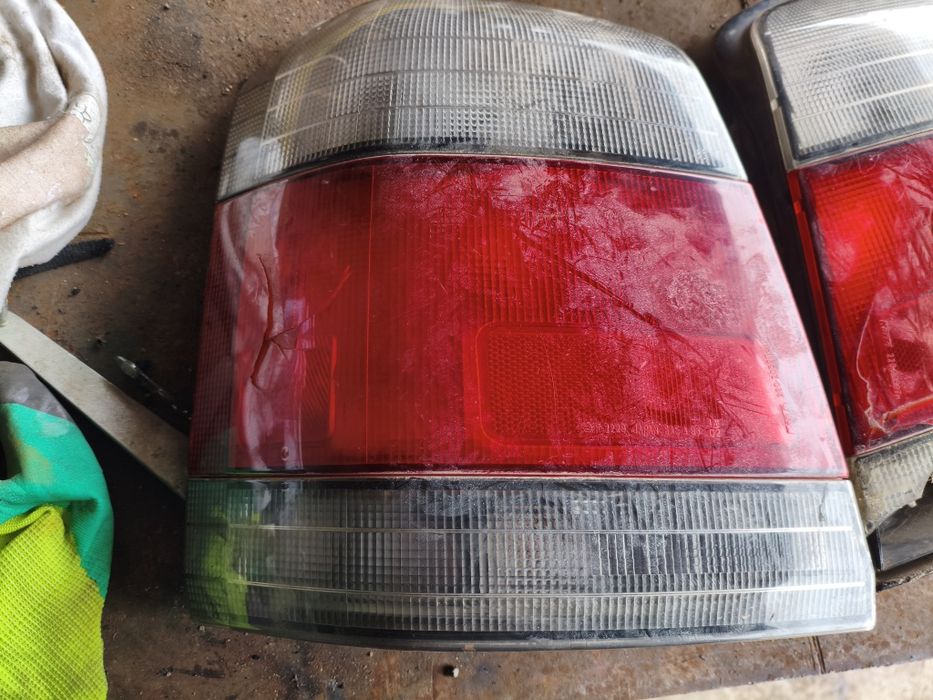 Задние фары Субару