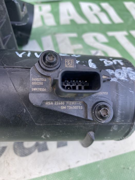 Debitmetru aer Opel Vivaro 1.6 dci 2016