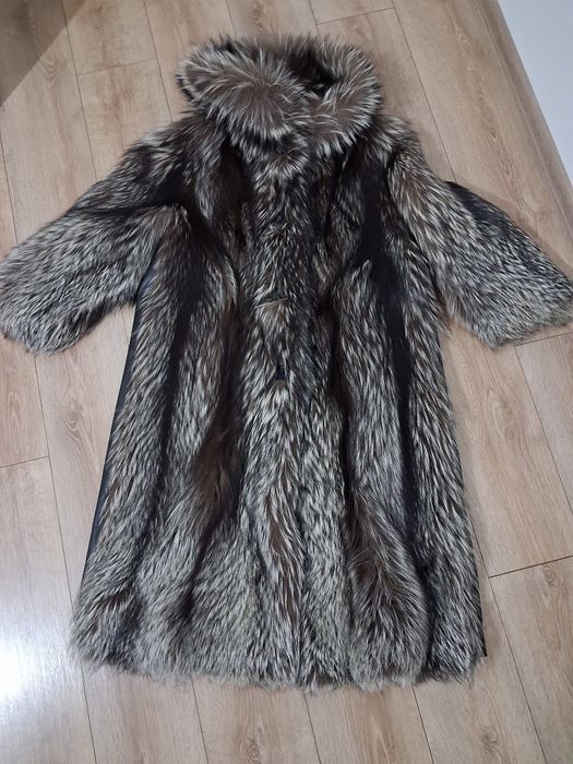 Palton lux Pasquinelli Italia-blana vulpe argintie si piele naturala