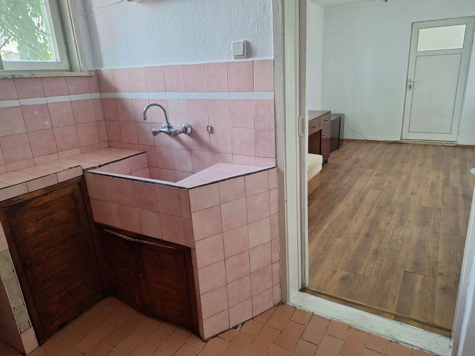 Дава се под наем  в Варна, Зимно кино Тракия - 21 кв.м за 193.8 € - Снимка #4