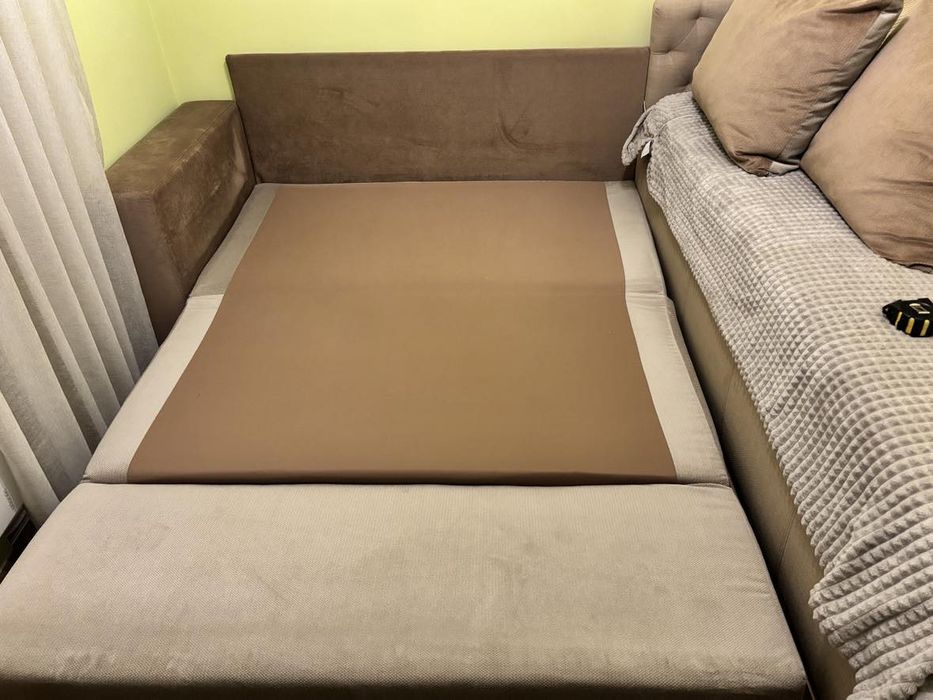 Разтегателен диван