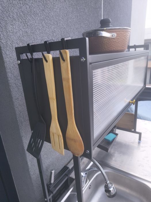 Dulap superior cu scurgator ,bucătărie,ușa pentru zona scurgator  ,