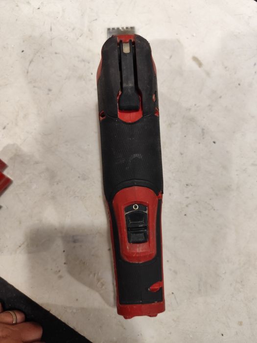 Безчетков акумулаторен мултитул Милуоки Milwaukee M12 FMT+ 4Ah
