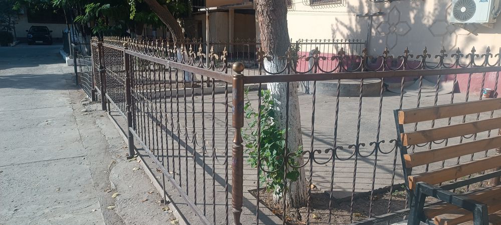 Temir panjara 20 kv  honadon yon atrofi uchun