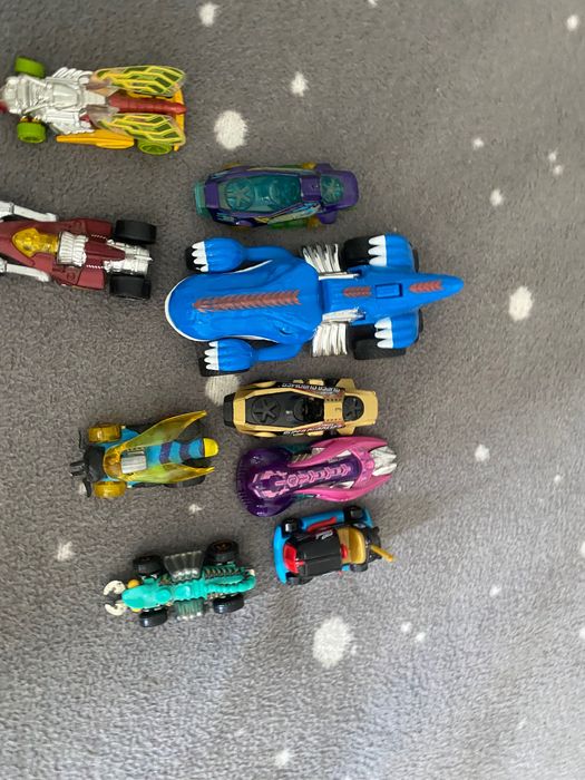 Машинки Hotwheels