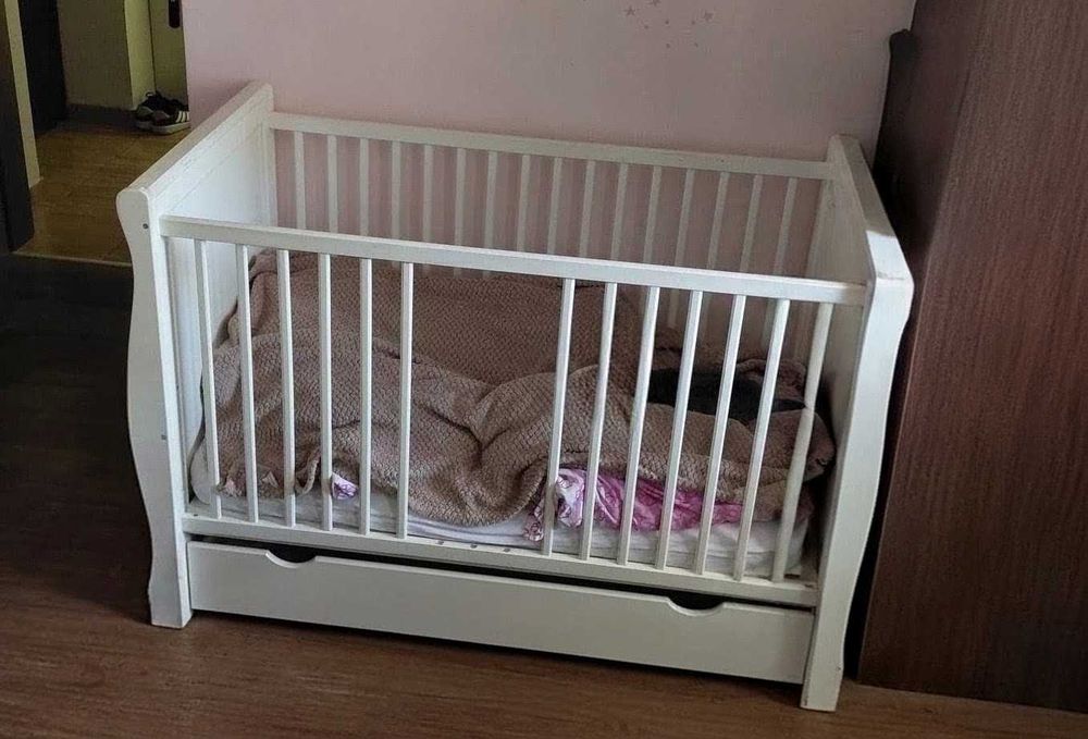Pătuț bebeluși IKEA alb, cu sertar depozitare + saltea cadou