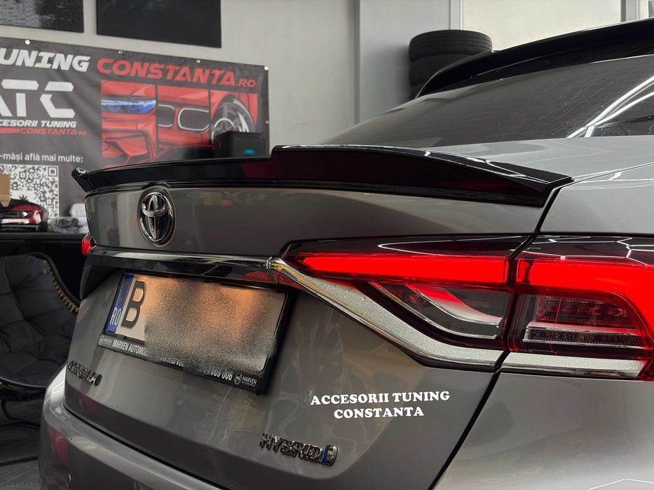 Eleron Portbagaj - Toyota Corolla 2019+ M4 Negru Lucios