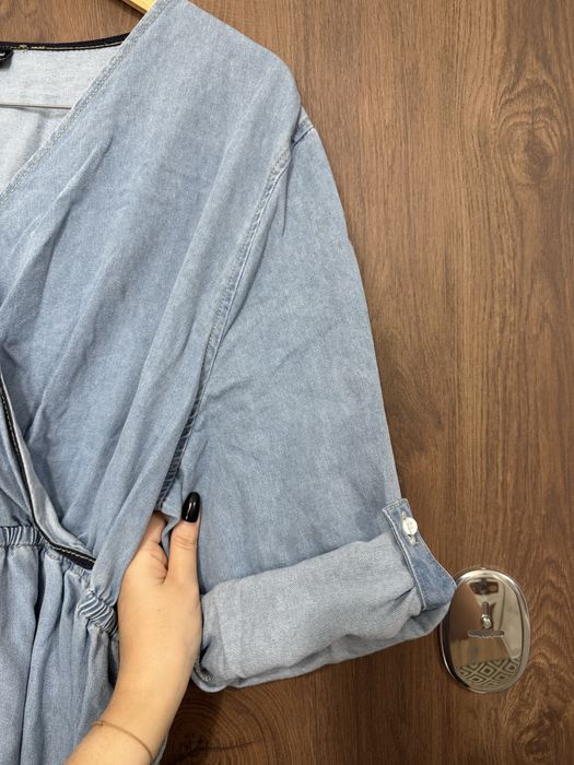 Rochie blug denim cu cordon si decolteu in V