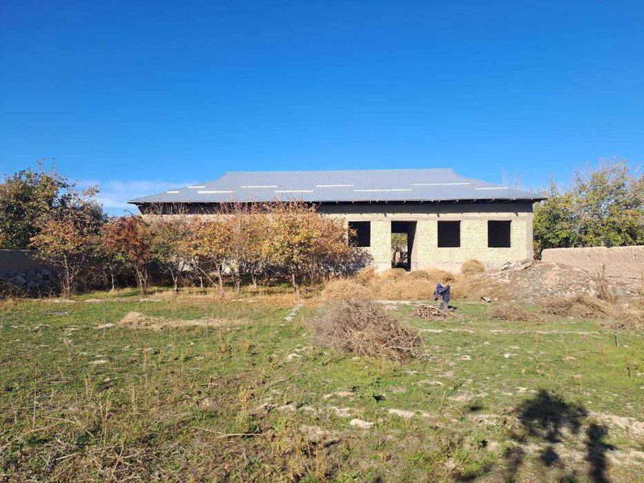 Qurilishi tugallanmagan hovli sotiladi