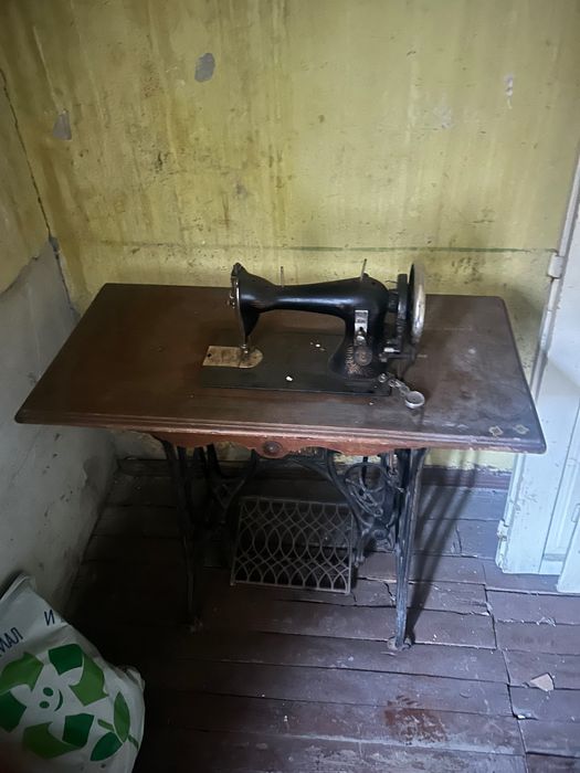 Крачна шивашка машина